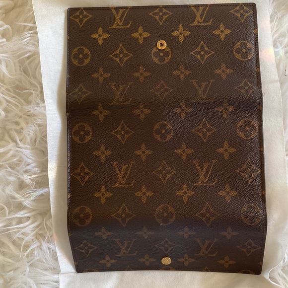 Authentic Louis Vuitton International Wallet monogram - Picture 3 of 11